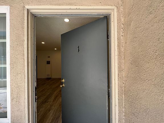 2nd image of 3317 Keystone Ave APT 1