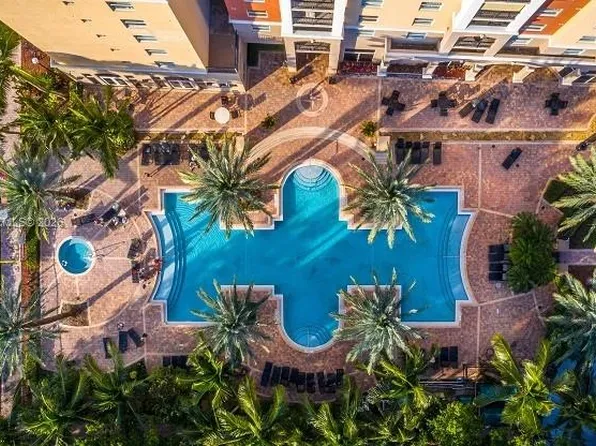 17150 N Bay Rd, Sunny Isles Beach, FL