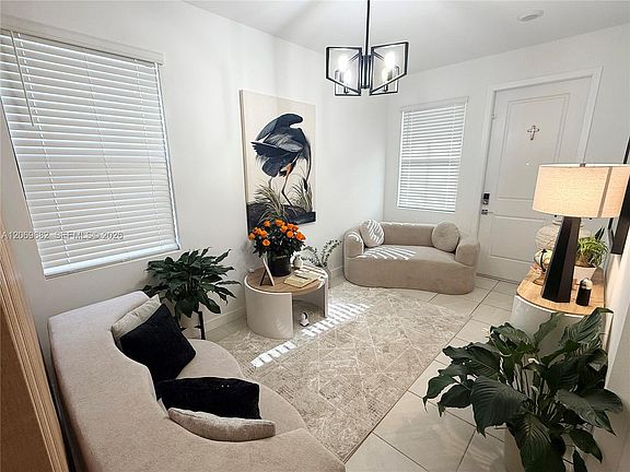 5th image of 179 NE 13th Ave #179