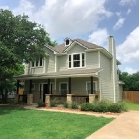 303 Gilchrist Ave