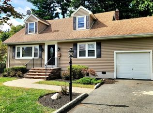 11 Brookhill Pl, Little Falls, NJ 07424