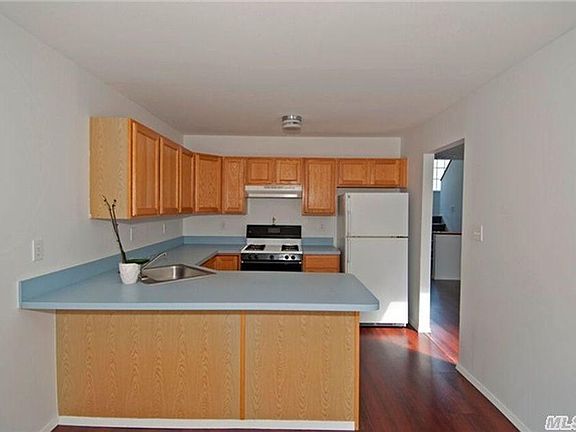 3rd image of 15 Beekman Pl