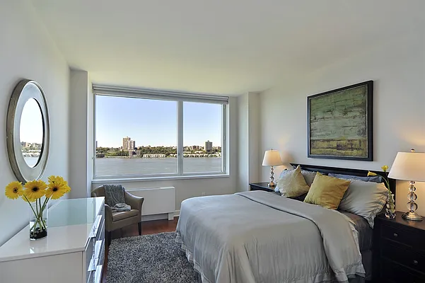 Sold by Corcoran | media 23