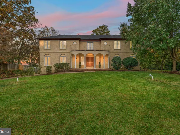 3901 Belle Rive Ter, Alexandria, VA 22309