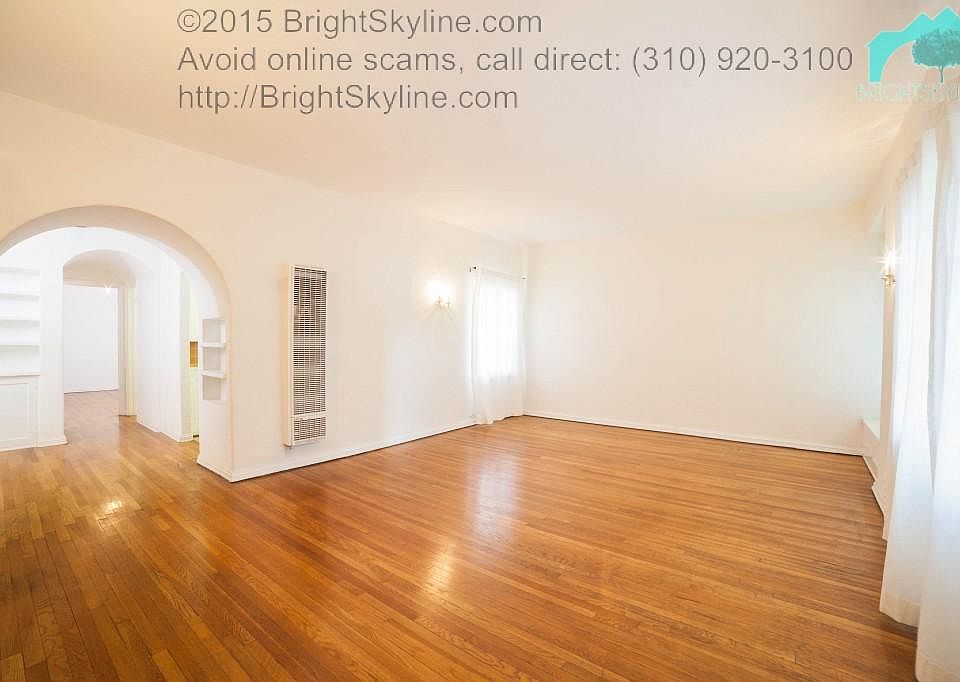 Living Room (photos are from similar vacant apartment in the building).