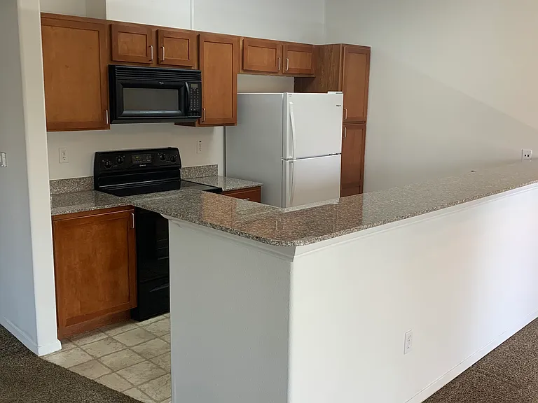 4200 E Commerce Way — Photo 8