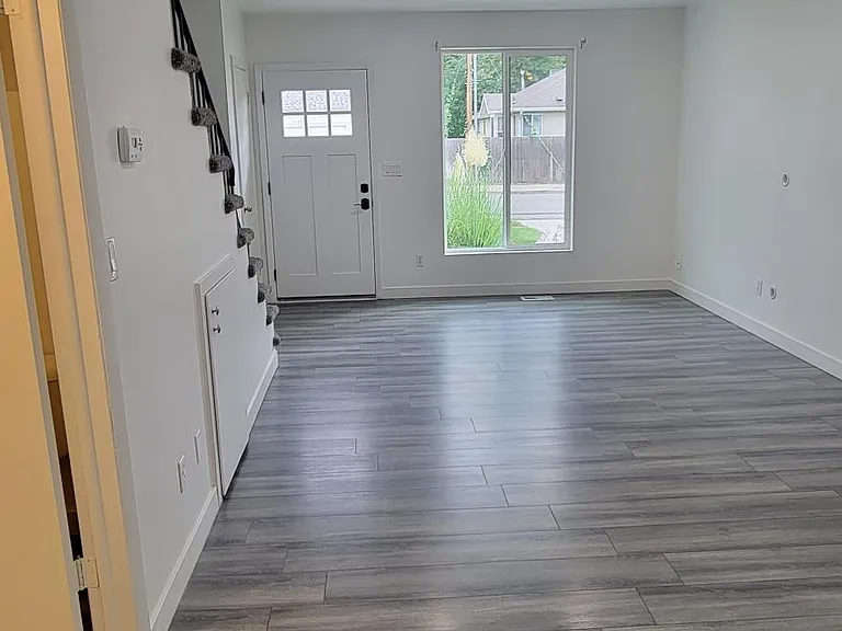 1349 E 4065 S — Photo 3