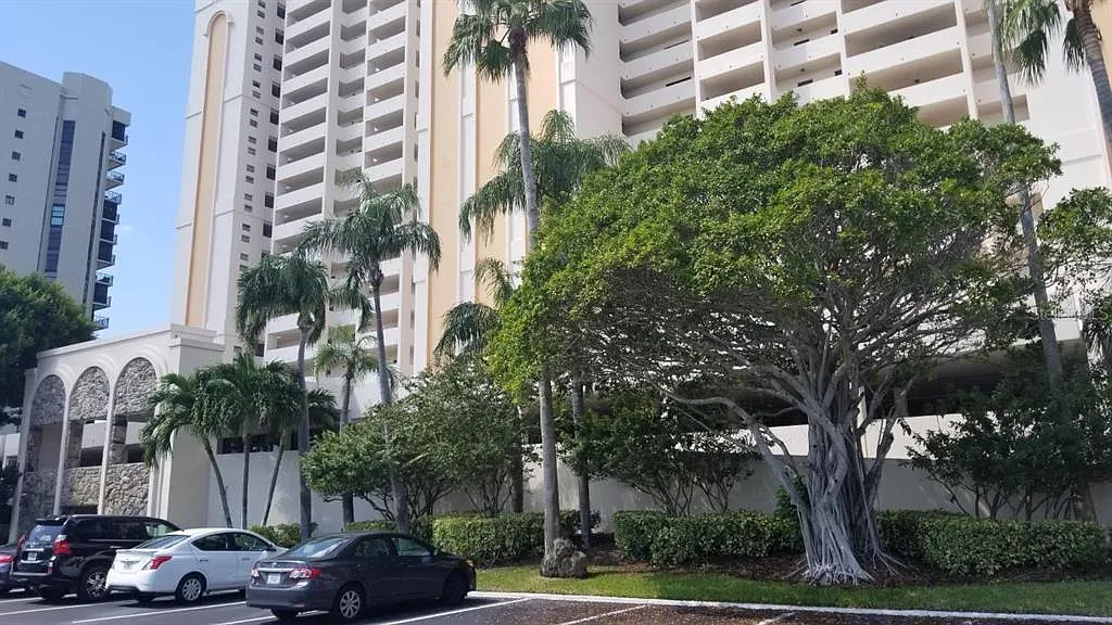 2 bed, 2.0 bath, 1094 sqft, $4,000 — Photo 1