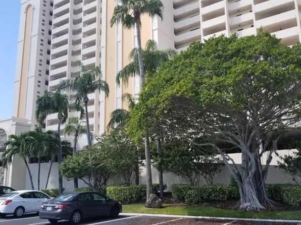 1270 Gulf Blvd APT 302, Clearwater, FL 33767