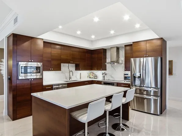 559 Audubon BLVD #E-202, NAPLES, FL 34110
