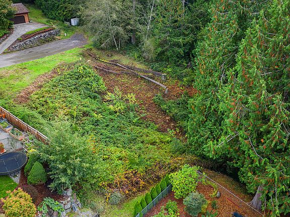 4th image of 18021 11th Ave NE