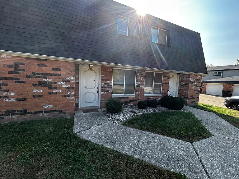 3440 W Richwoods Blvd — Photo 12