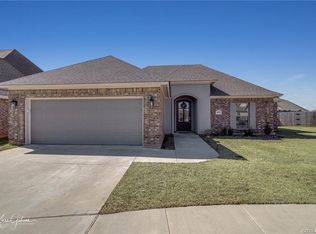 405 Halifax Cir, Benton, LA 71006