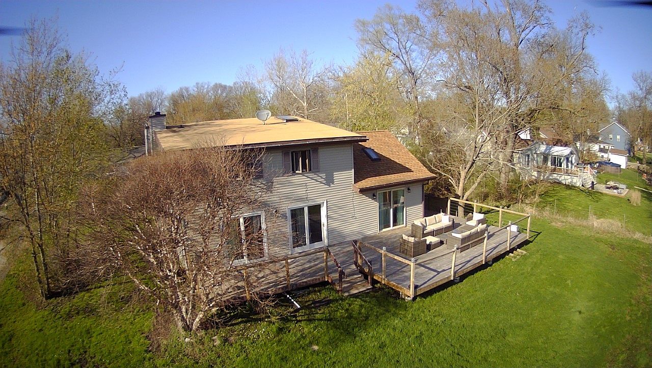 15 Oak St, Port Barrington, IL 60010 Zillow