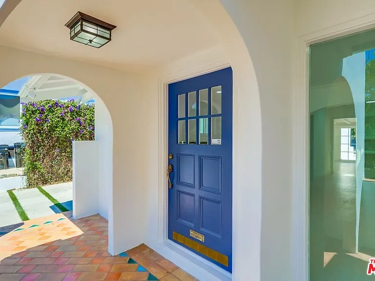 1318 S Longwood Ave — Photo 3