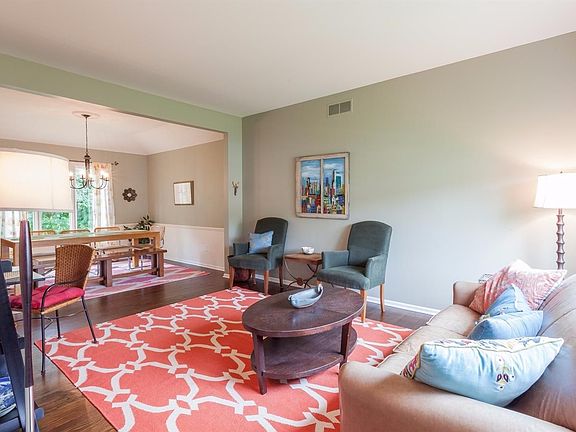 3rd image of 2826 Leslie Park Cir