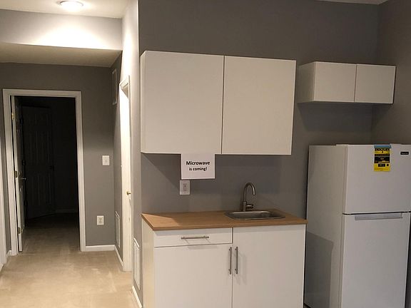 5th image of 537 McArthur Ter NE