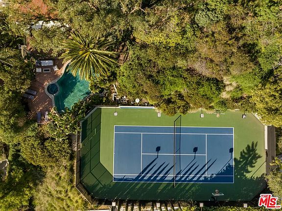 2nd image of 1427 N Kings Rd