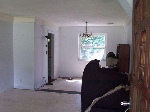 5th image of 6202 Pinelock Dr
