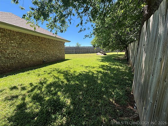 3rd image of 2507 Tanglewood Ct