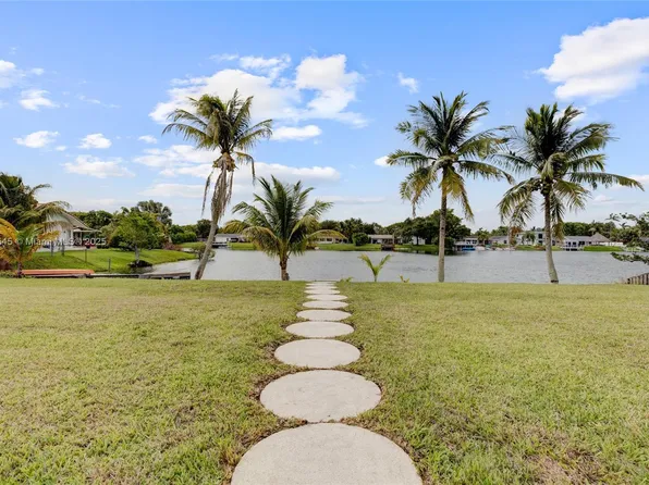 12511 SW 115th Ave, Miami, FL 33176