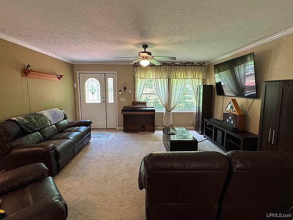 4th image of 135 Pinton Ln