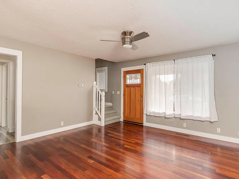 4017 NE Roselawn St — Photo 12