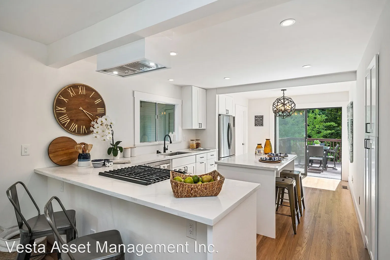 223 Kent Ave photo 1