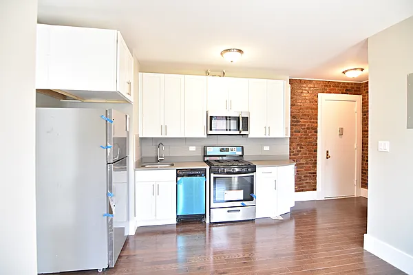 Rented by Bohemia Realty Group | media 9