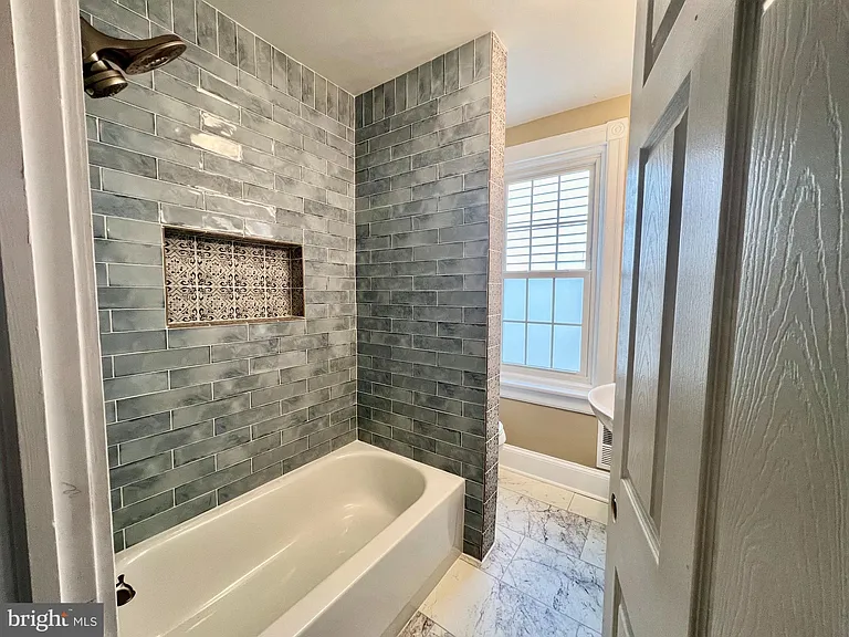 40 Lincoln Ave — Photo 7