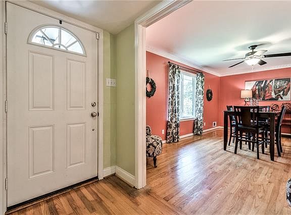 4th image of 404 Saint Lukes Dr
