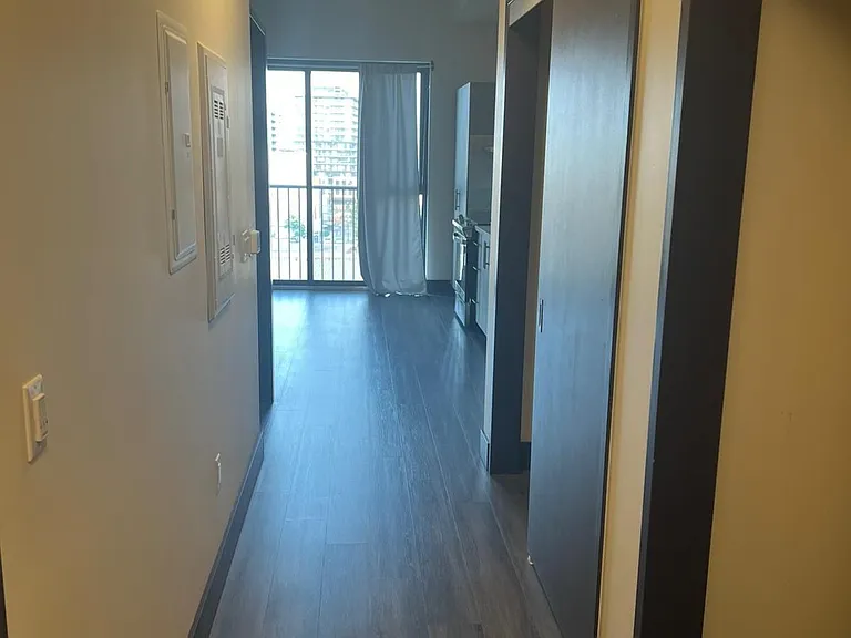121 King St E #603 — Photo 3