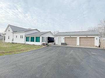 2nd image of 120 E Wayne St