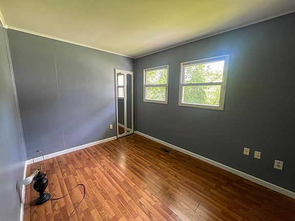 2nd image of 2657 Ontario St