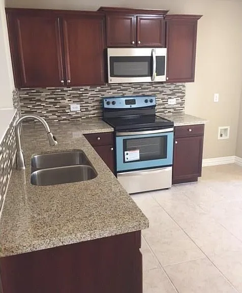 6812 Valley Creek Dr — Photo 6