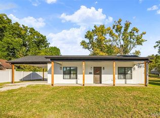 723 Broadway Ext, Elsberry, MO 63343