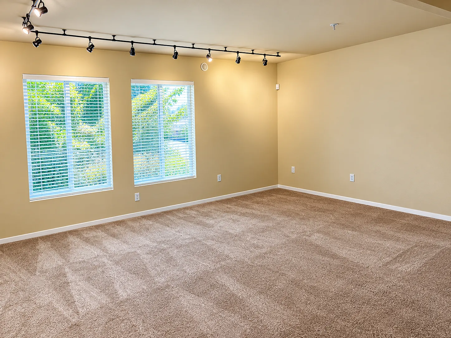 2 bed, 2.5 bath, 1689 sqft, $2,600 — Photo 4