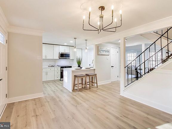 2nd image of 1580 Potomac Heights Dr Unit 228