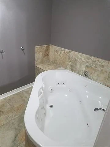 308 Camelia Ave — Photo 12