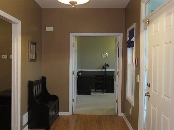 5th image of 225 Woodridge Dr