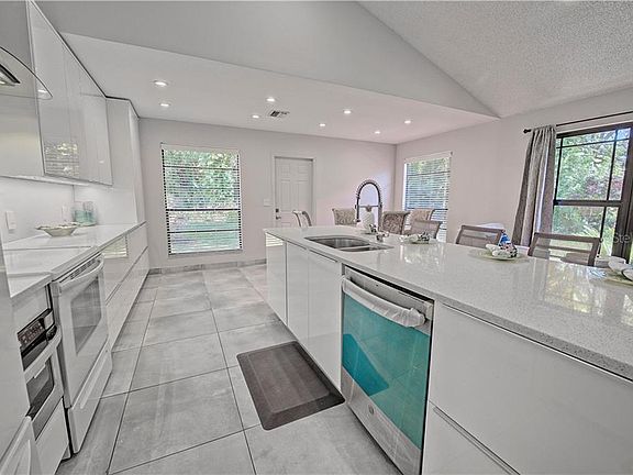 4th image of 6812 Arbor Oaks Cir