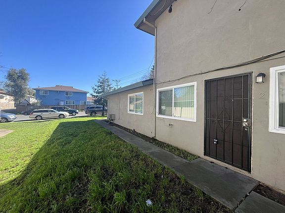 3rd image of 901 Carro Dr APT 2