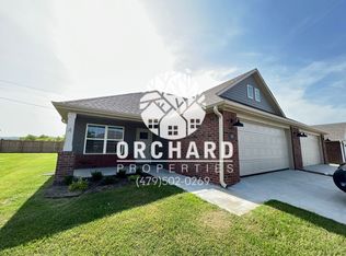 383 N Cloudy Loop, Farmington, AR 72730