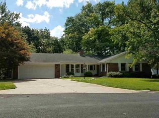 1018 W Oakglen Dr, Peoria, IL