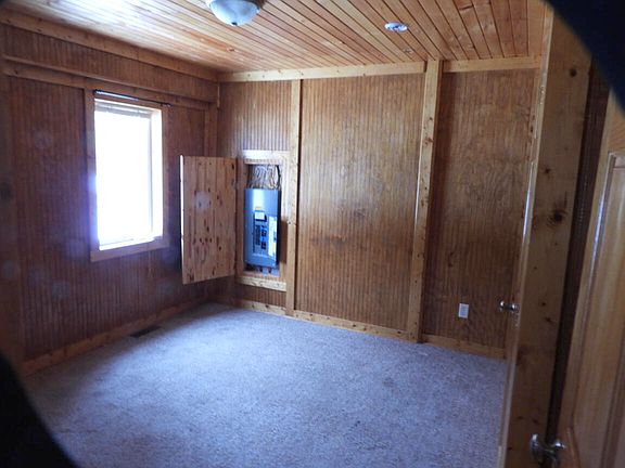 4th image of 7861 N Bass Lake Rd