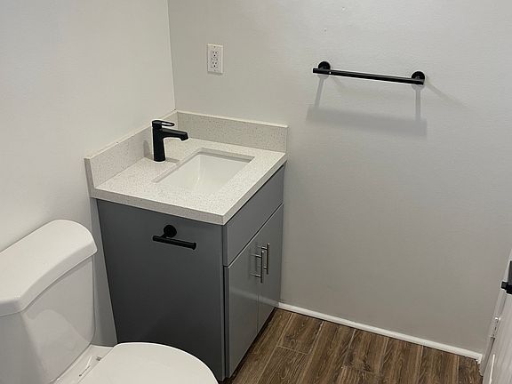 3rd image of 10613 Condon Ave #A