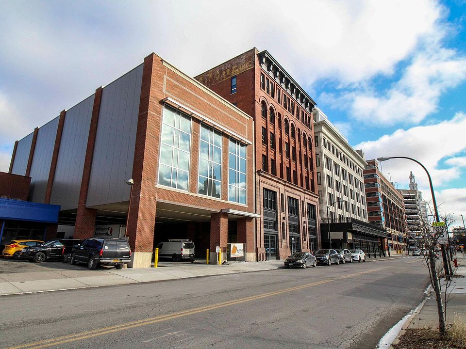 1st image of 75 W Huron St #1