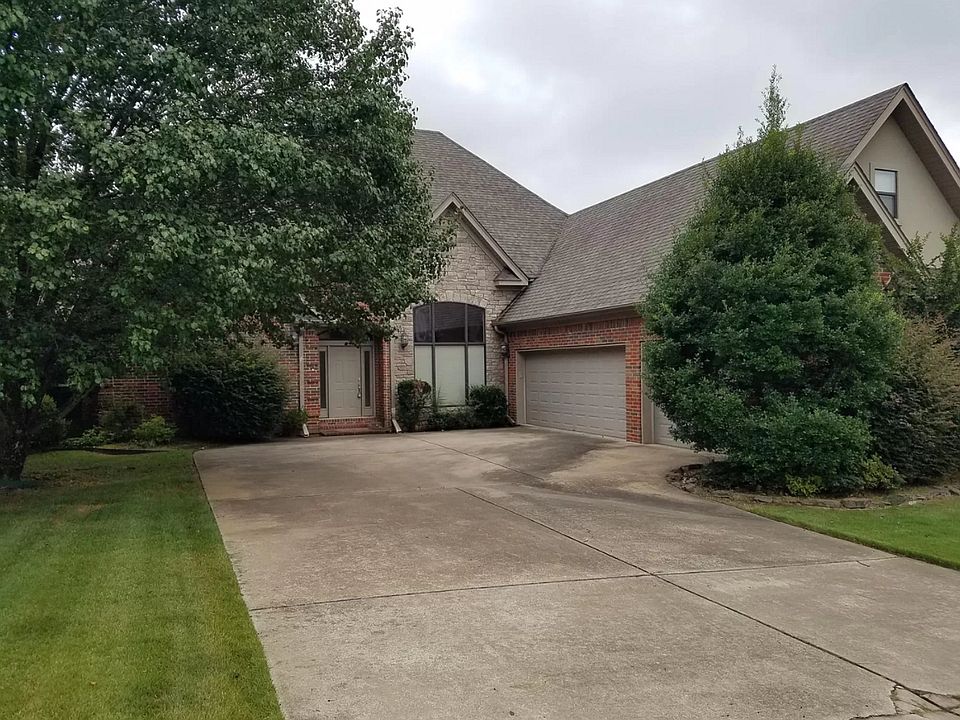 1st image of 2021 Wellington Woods Dr