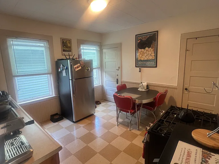 5 W Bellflower St #2 — Photo 4