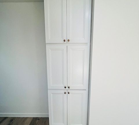 4th image of 834 S Pacific St #D